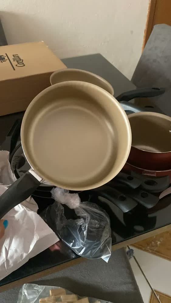 foto de comprador de Jogo De Panelas Teflon Antiaderente 8 Peças Cereja