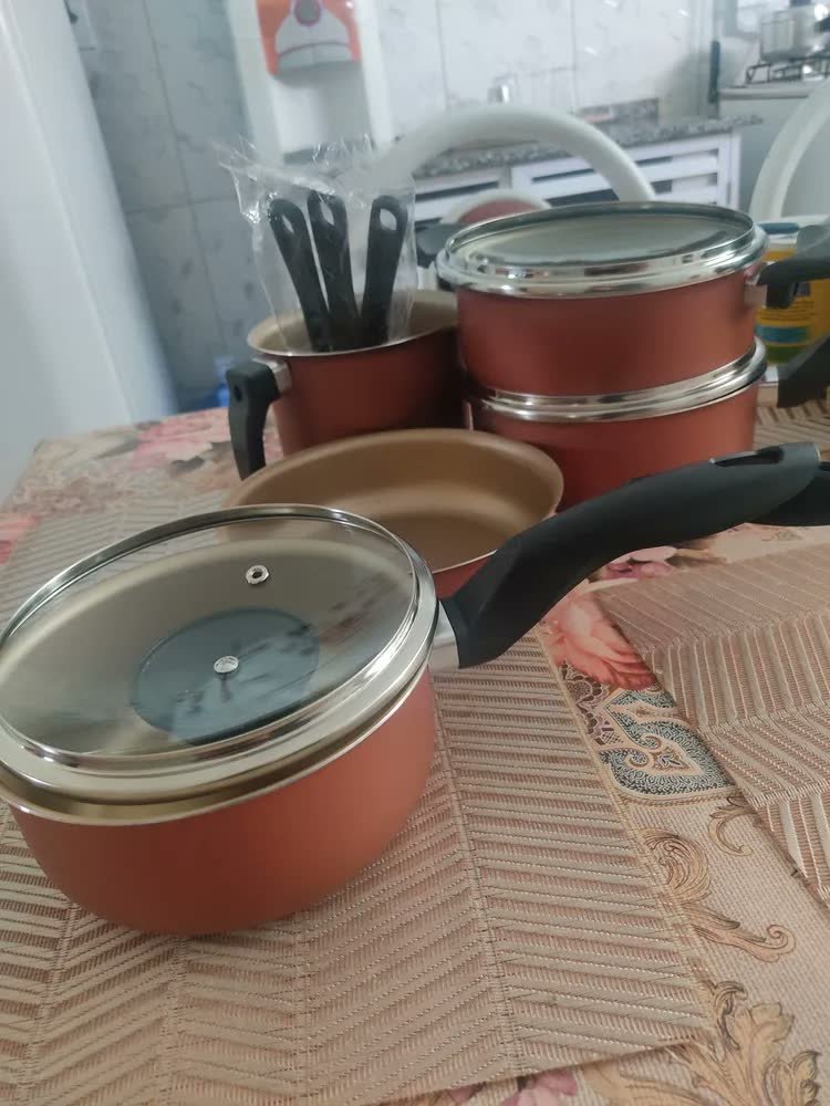 foto de comprador de Jogo De Panelas Teflon Antiaderente 8 Peças Cereja
