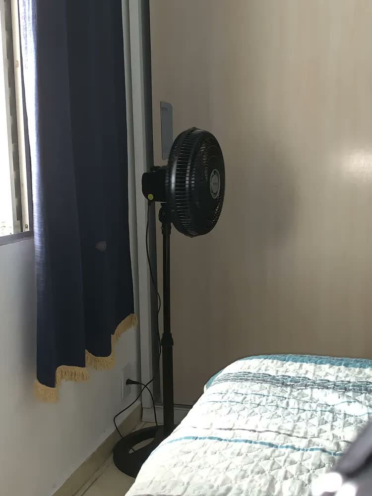 foto de comprador de Ventilador Oscilante De Coluna Ventisol Turbo 6 Pás 50cm Preto