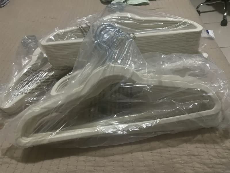 foto de Kit Cabides Veludo De Roupa Antideslizante Slim Adulto 50 Un