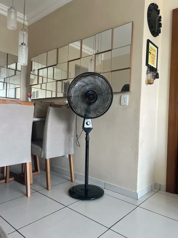 Ventilador Coluna 50cm 180w 8 Pás Silencioso Wap Flow Turbo Frequência 60 Hz