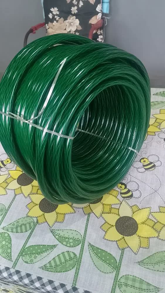 foto de comprador de Mangueira Jardim 50m Anti-torção Verde PVC CaeHome com Esguicho