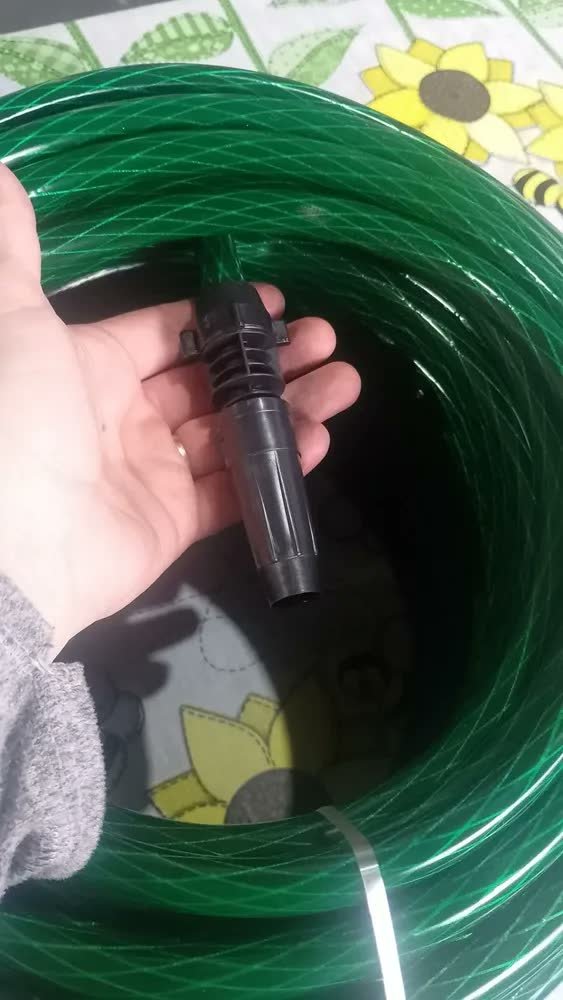 foto de comprador de Mangueira Jardim 50m Anti-torção Verde PVC CaeHome com Esguicho