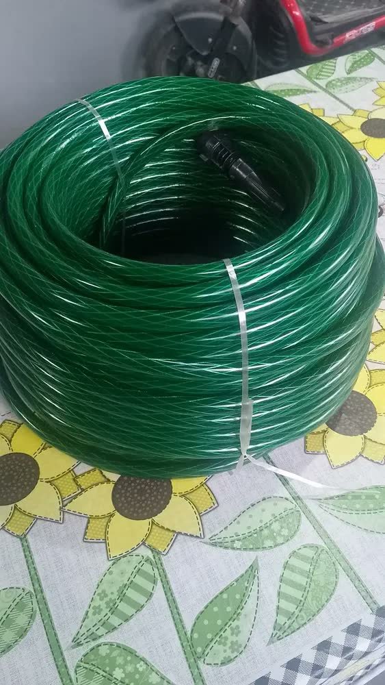 foto de comprador de Mangueira Jardim 50m Anti-torção Verde PVC CaeHome com Esguicho