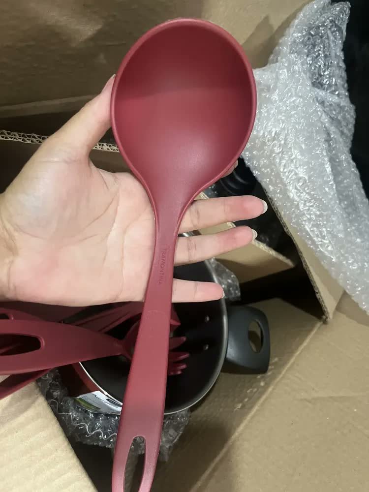 foto de comprador de Jogo Panelas 12 Peças Antiaderente Alumínio Turim Tramontina Cor Vermelho