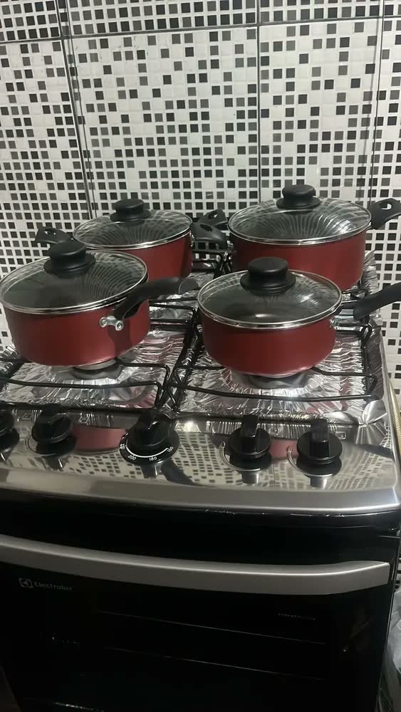 foto de comprador de Jogo Panelas 12 Peças Antiaderente Alumínio Turim Tramontina Cor Vermelho
