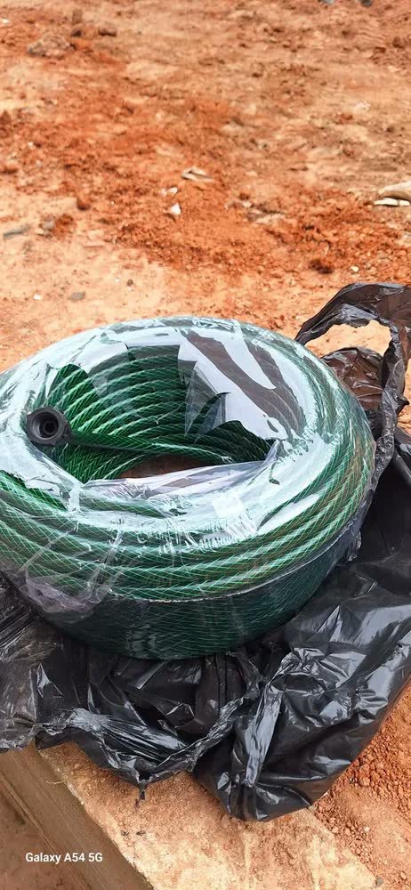foto de comprador de Mangueira De Jardim 50m Metros Com Esguicho Trançada Reforçada Flexível 7/16 Anti Dobra Irrigação Quintal Poço Lavagem Durável Marqs Home