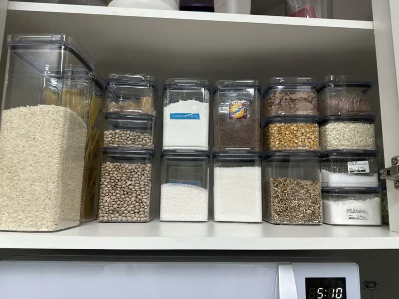 foto de comprador de Kit 17 Potes Herméticos Acrílicos Empilháveis Quadrados Transparente para Cozinha e Despensa