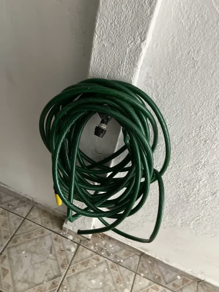 foto de comprador de Mangueira De Jardim 15m Metros Com Esguicho Trançada Reforçada Flexível 7/16 Anti Dobra Irrigação Quintal Poço Lavagem Durável Marqs Home