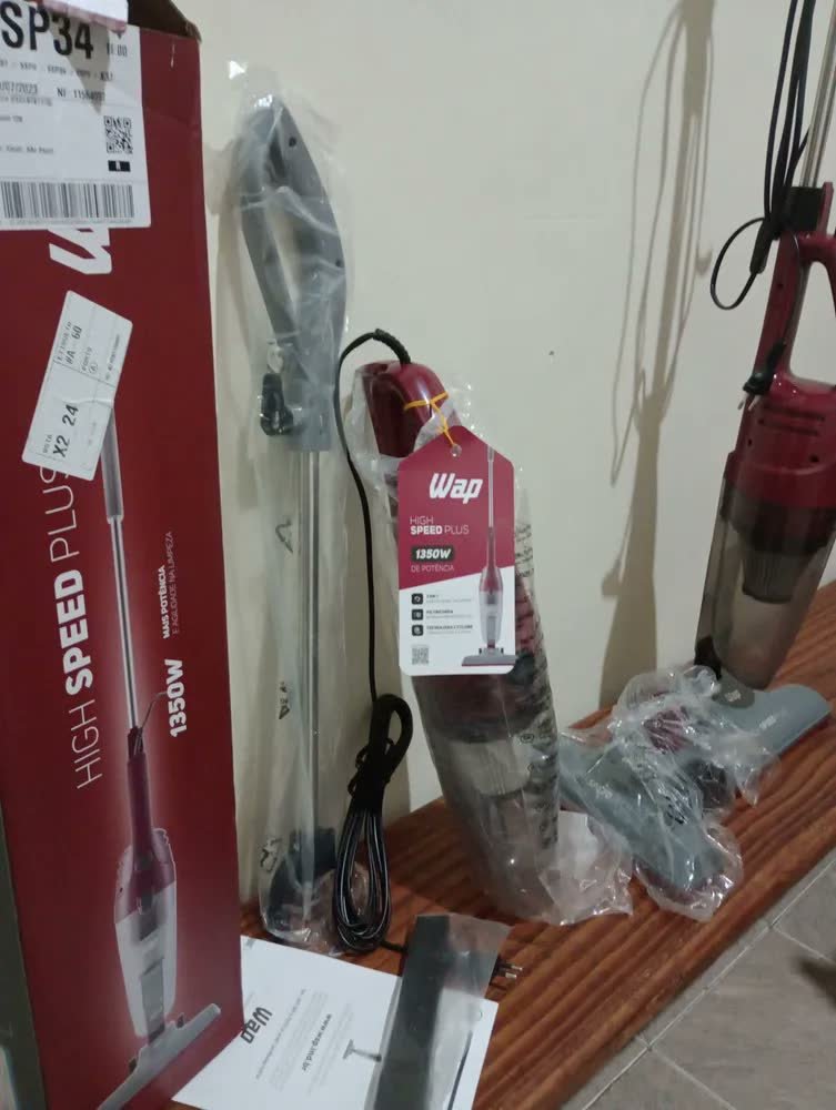 foto de comprador de Aspirador de Pó Wap High Speed Plus Vertical 3 em 1 com Filtro HEPA