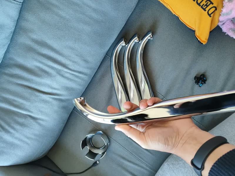 foto de comprador de Cadeira De Escritório Ergonômica Mônaco Bt07 Luvinco Malha Respirável Com Suporte Lombar Adaptável Apoio Para Pés Retrátil Encosto Ajustável Seis Posições Cor Preta Suporta 200kg