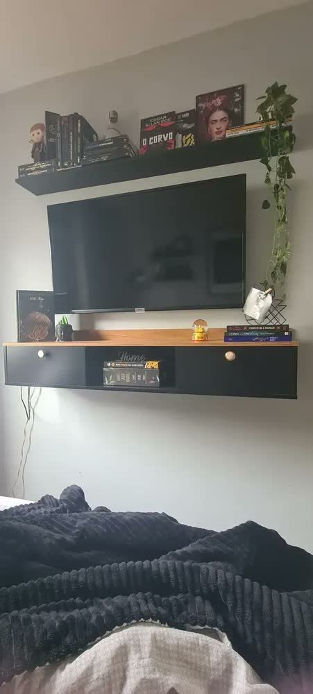 foto de comprador de Rack Suspenso Home Para Tv Bancada Flutuante 2 Portas Sala Quarto Preto Freijó