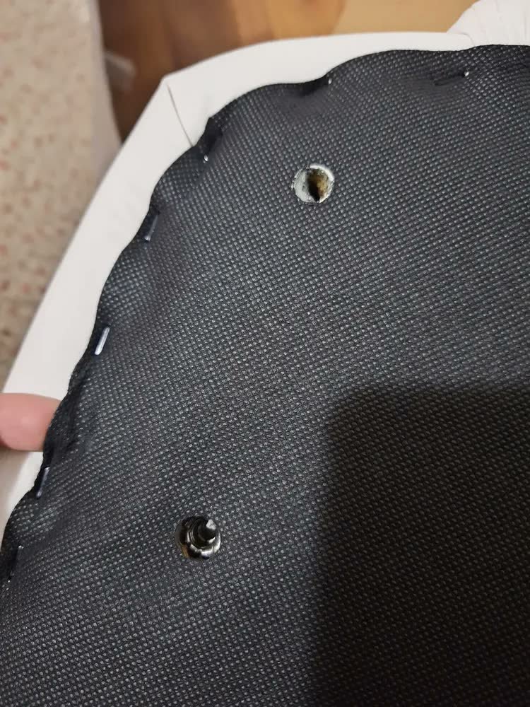 foto de comprador de Cadeira De Escritório Itália Presidente Ergonômica Couro Sintético Encosto Ajustável Com Trava E Apoio Para Pés Cor Branca Luvinco