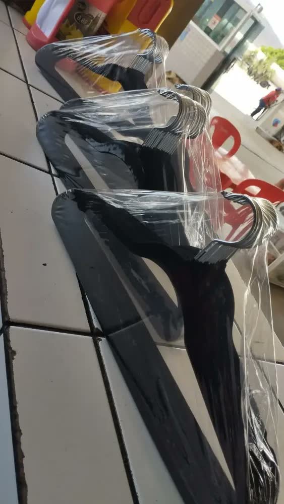 foto de Kit 50 Cabides Veludo Preto Antideslizante Slim IRSINA Aço Inox