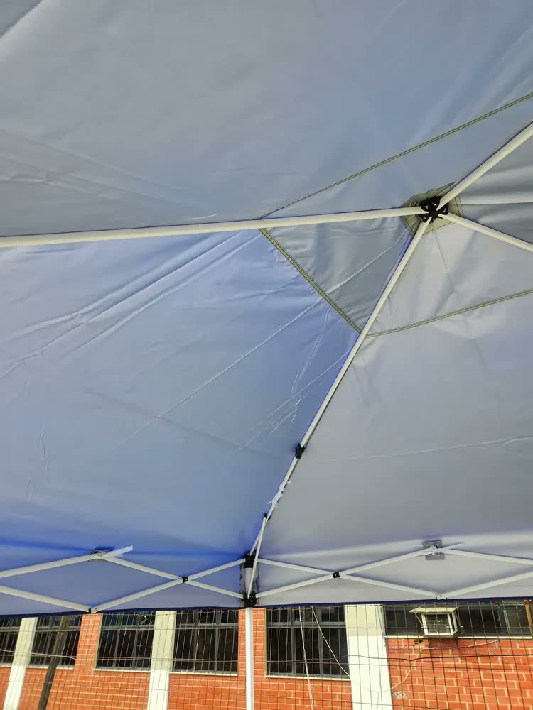 foto de comprador de Tenda Gazebo Dobrável Joyfox 3x3m, Com Proteção UV e Bolsa de Transporte