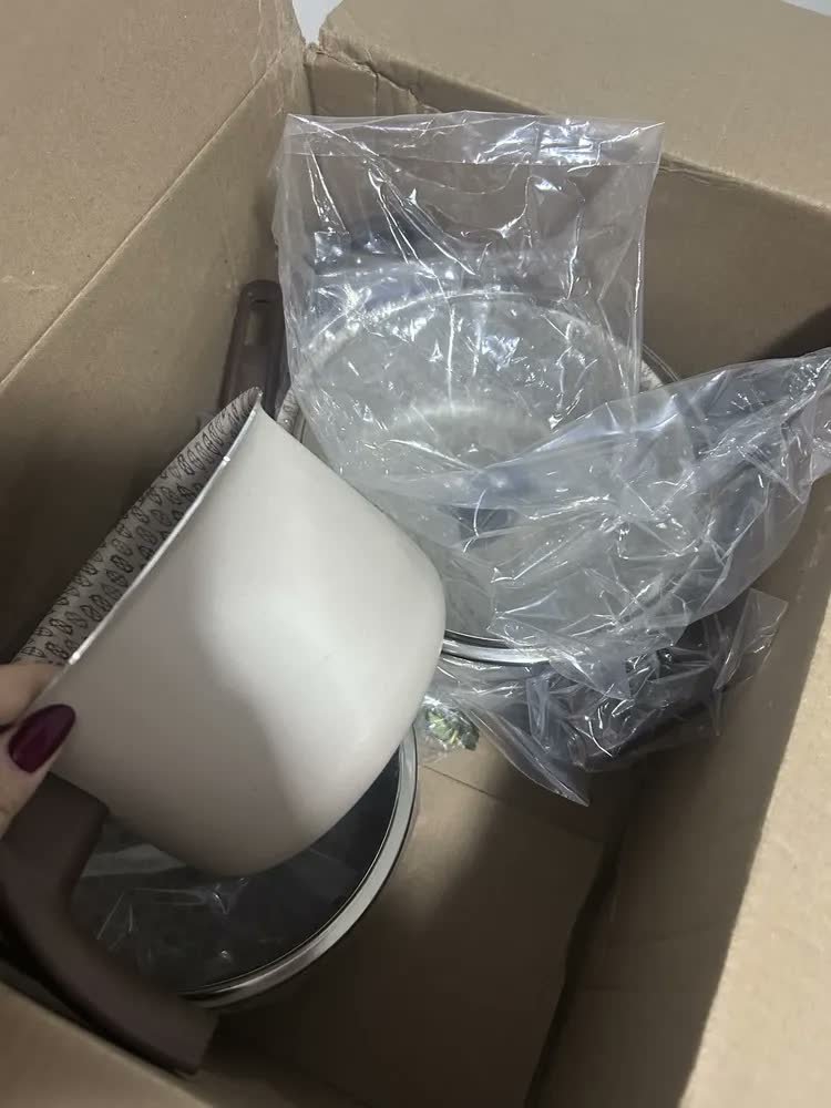 foto de comprador de Jogo De Panelas 10 Peças Antiaderente Teflon ivory – Linha Familiar Para Cozinha Completa, Ideal Para Fritura, Arroz, Vapor – Alumínio Com Tampa De Vidro – Fogão Gás Elétrico