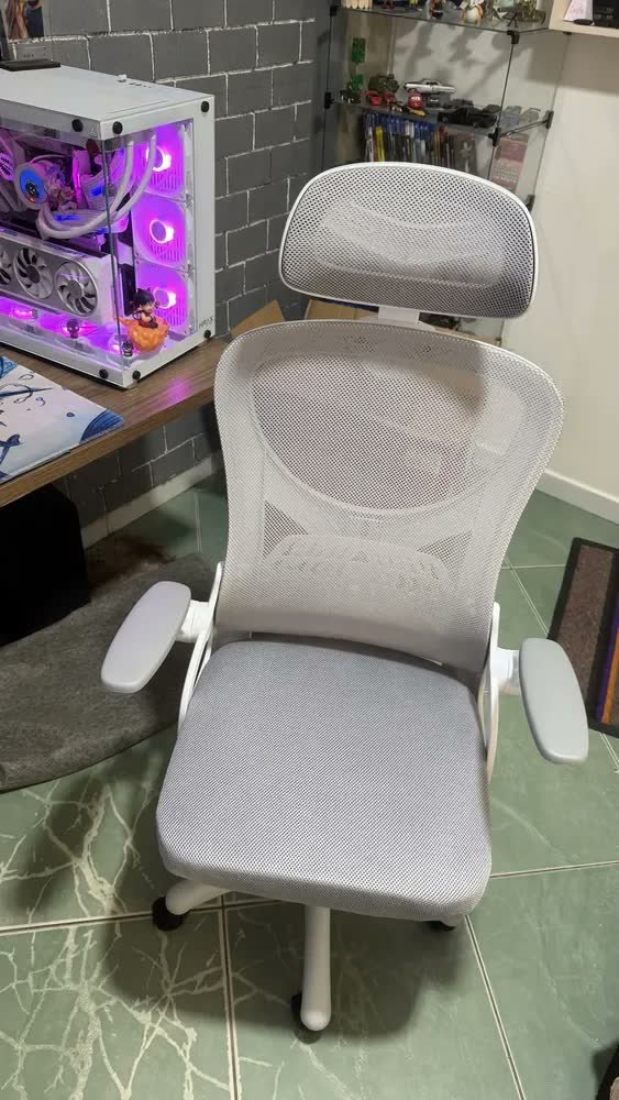 foto de comprador de Cadeira De Escritório Columbus Presidente Ergonomica Cinza Mesh