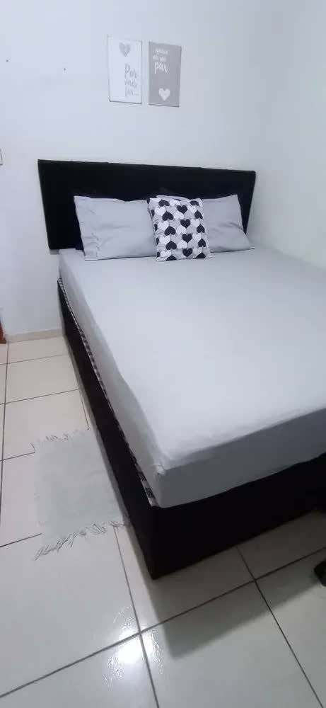 foto de cliente de Jogo De Lençol 400 Fios Queen Azul-marinho Liso 3 Peças Com Elástico Padrão Hotel