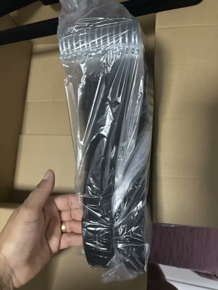 foto de comprador de Vittak Kit 50 Cabides Veludo De Roupa Antideslizante Slim Adulto Cor Preto