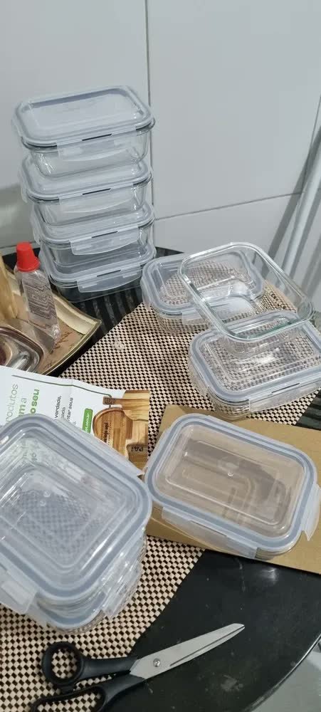 foto de comprador de Kit 10 Potes Vidro Hermético Aristus 640ml Marmita Anti Vazamento Forno Micro-ondas Freezer Tampa 4 Travas - Cinza