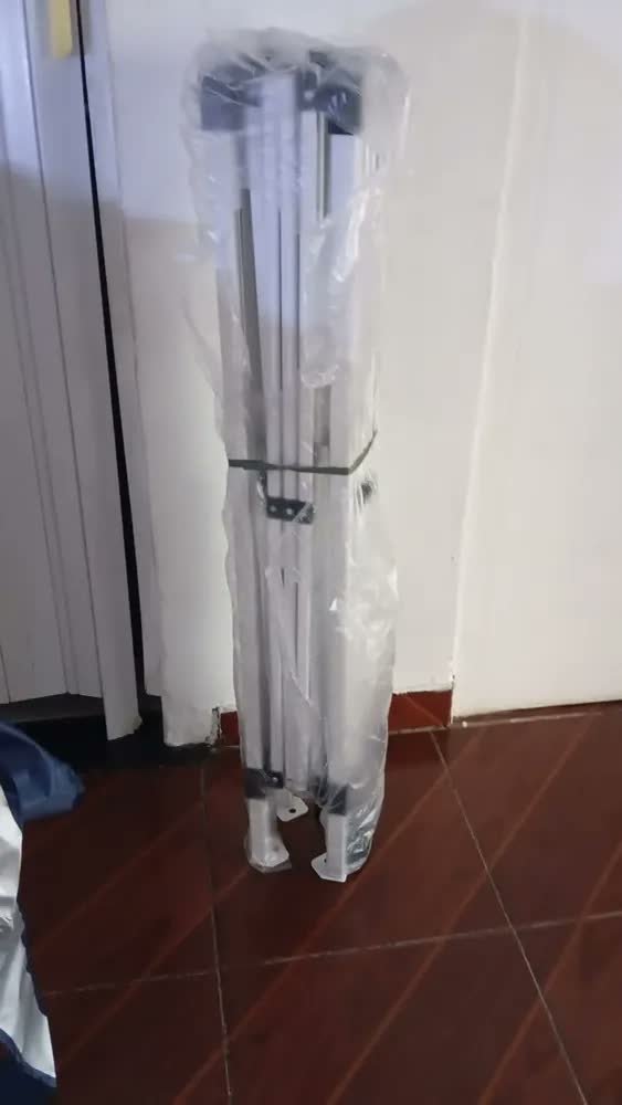 foto de comprador de Tenda Gazebo 3x3 Sanfonada Articulada Dobrável Impermeável Reforçada Montagem Rápida Praia Camping Feira Eventos Proteção Sol Chuva Bolsa Transporte