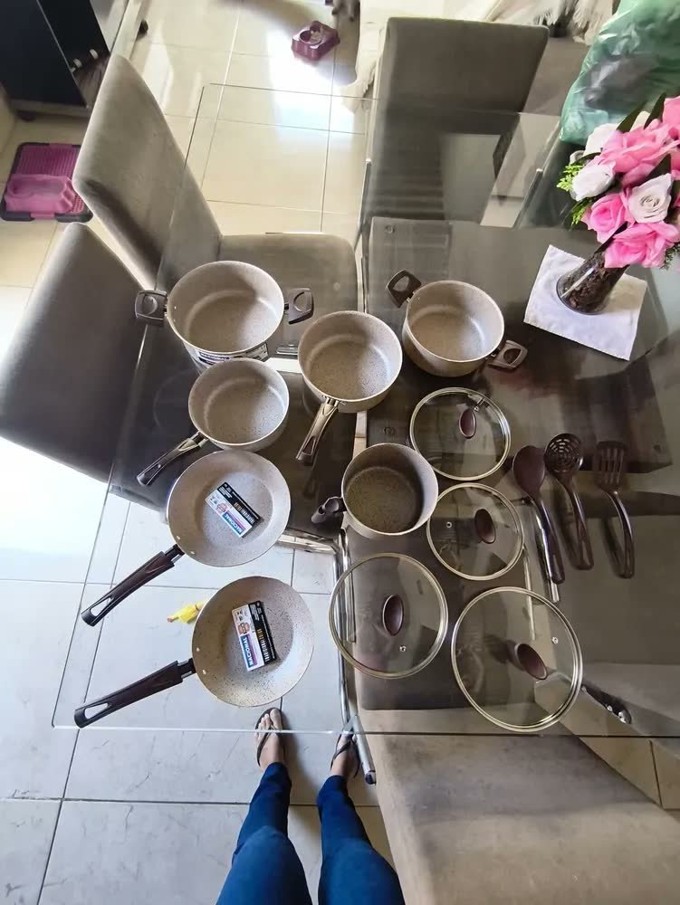 foto de comprador de Jogo De Panelas Antiaderentes 10 Peças Baunilha Nacional