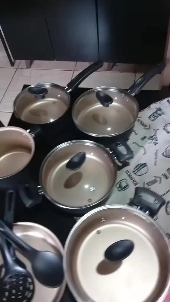 foto de cliente de Conjunto De Panelas 9 Peças Antiaderente Com Tampa De Vidro E Utensílios Fogão A Gás Preto