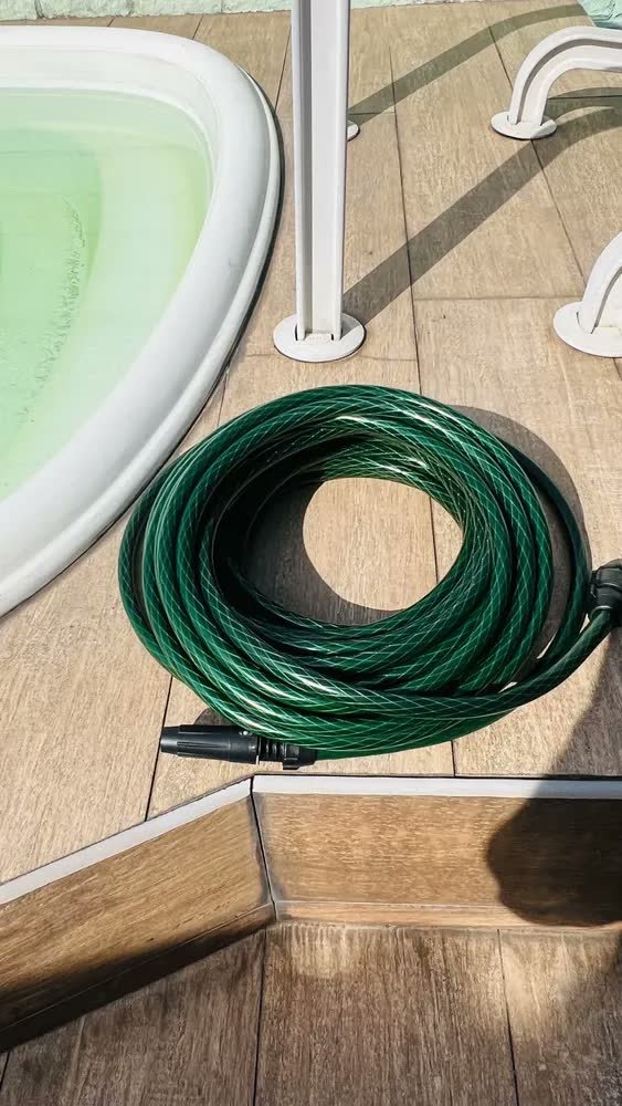 foto de comprador de Mangueira Jardim 20m Metros Com Esguicho Trançada Reforçada Flexível 7/16 Anti Dobra Irrigação Quintal Poço Lavagem Durável