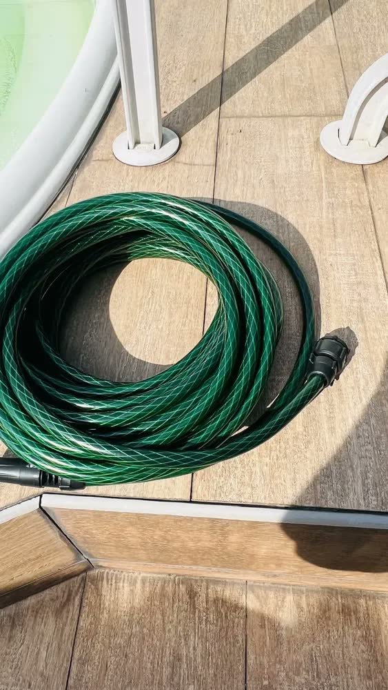 foto de comprador de Mangueira Jardim 20m Metros Com Esguicho Trançada Reforçada Flexível 7/16 Anti Dobra Irrigação Quintal Poço Lavagem Durável