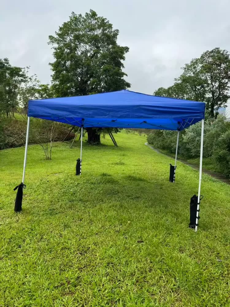 foto de comprador de Gazebo Sanfonado 3x3m+4 Tenda Dobrável Impermeável Com 4 Paredes Proteção Uv Para Camping Praia Jardim Churrasco Festa Evento Feiras Barraca Retrátil Estrutura Reforçada Ao Ar Livre Azul