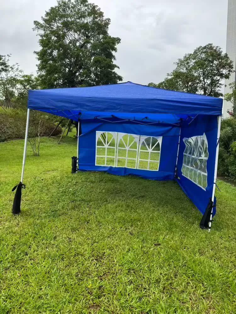 foto de comprador de Gazebo Sanfonado 3x3m+4 Tenda Dobrável Impermeável Com 4 Paredes Proteção Uv Para Camping Praia Jardim Churrasco Festa Evento Feiras Barraca Retrátil Estrutura Reforçada Ao Ar Livre Azul