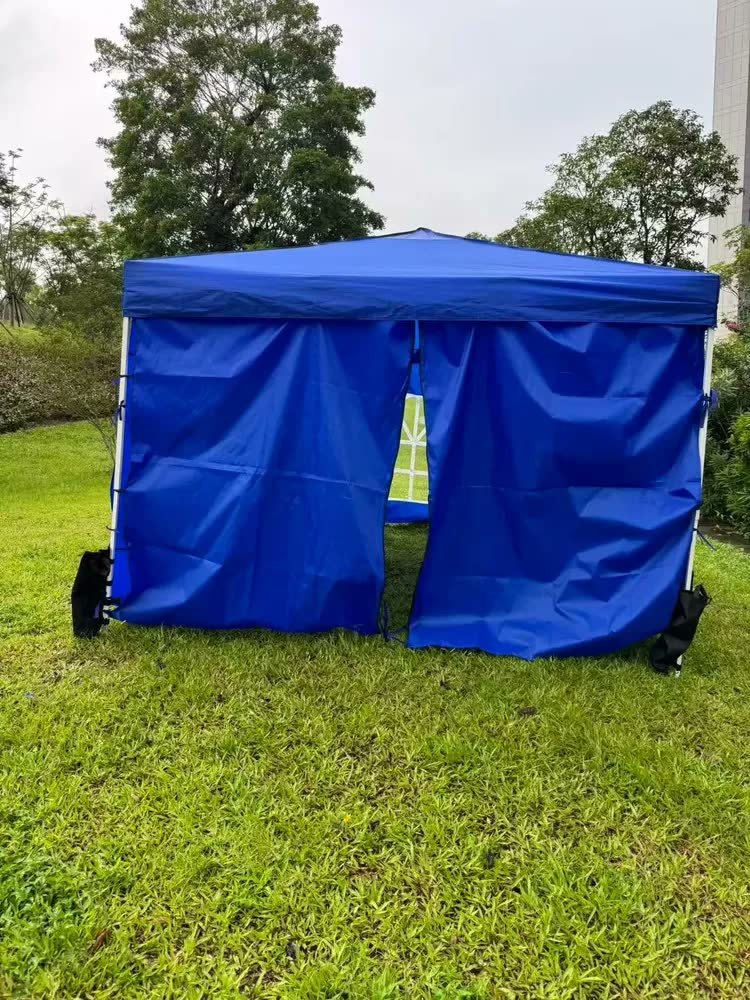 foto de comprador de Gazebo Sanfonado 3x3m+4 Tenda Dobrável Impermeável Com 4 Paredes Proteção Uv Para Camping Praia Jardim Churrasco Festa Evento Feiras Barraca Retrátil Estrutura Reforçada Ao Ar Livre Azul
