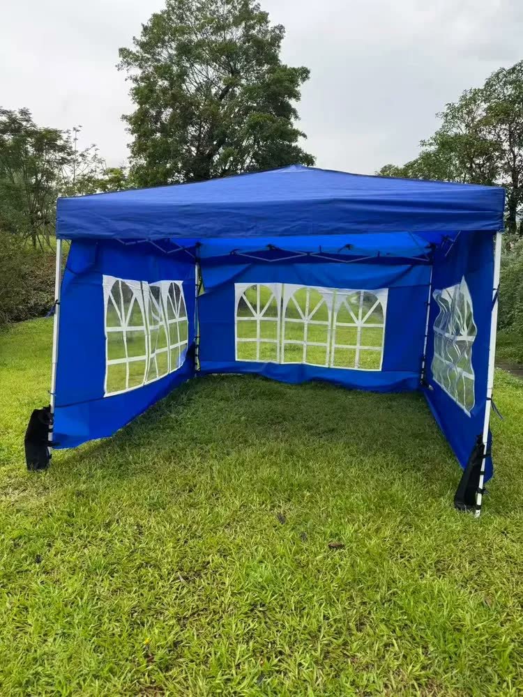 foto de comprador de Gazebo Sanfonado 3x3m+4 Tenda Dobrável Impermeável Com 4 Paredes Proteção Uv Para Camping Praia Jardim Churrasco Festa Evento Feiras Barraca Retrátil Estrutura Reforçada Ao Ar Livre Azul