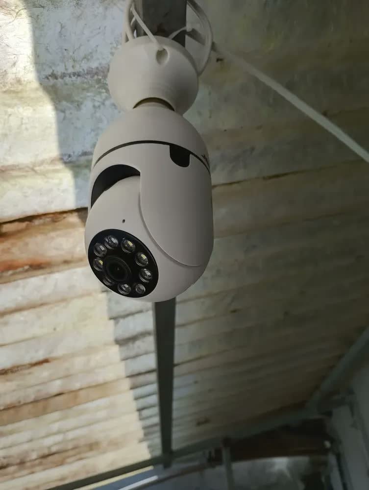 foto de comprador de Câmera de Segurança Lâmpada Wi-Fi IP 360 Graus Full HD 1080p E27 Monitoramento Residencial Interno Pelo Celular Aplicativo Sensor Movimento Visão Noturna Áudio Bidirecional Câmera Robô Vigilância
